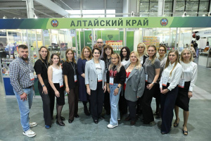 Делегация Алтайского края начала работу на 32-ом Международном фармацевтическом форуме-выставке «Аптека»
