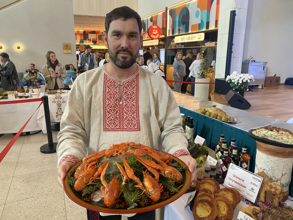 Гостей свадебного фестиваля в «Доме российской кухни» накормили блюдами  старообрядческой алтайской свадьбы — новости предприятий, событий, товаров  Алтайского края